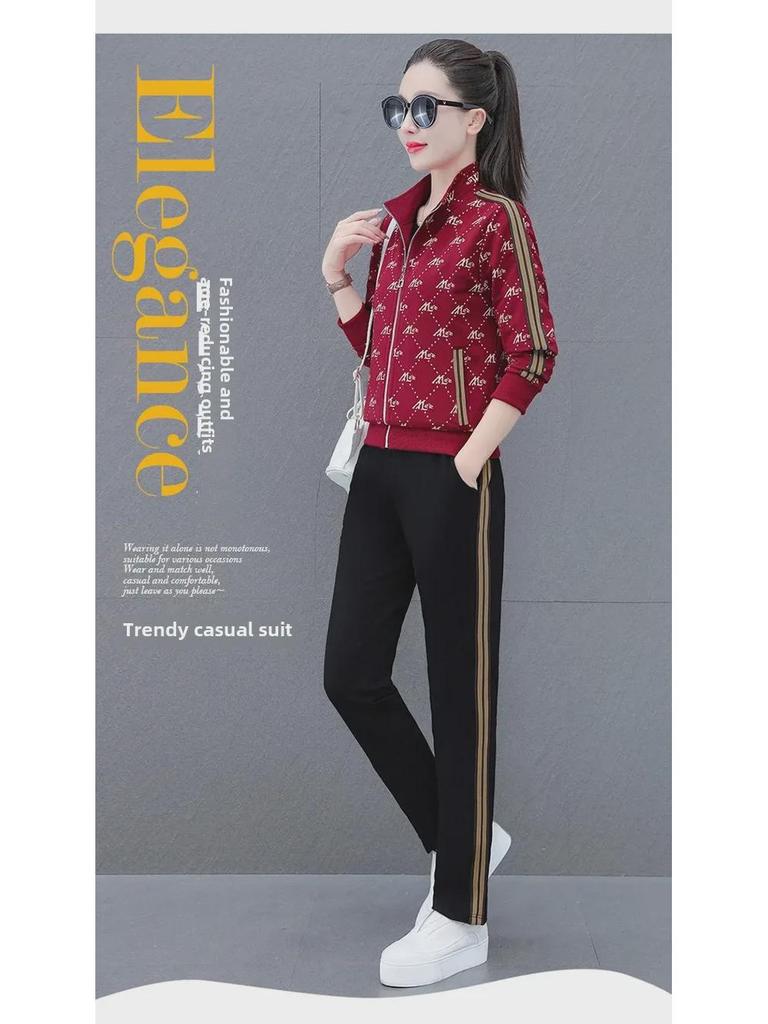 Осень 2023 года, повседневный спортивный костюм контрастного цвета для женщин среднего возраста: Комплект из принтованной толстовки и спортивных штанов