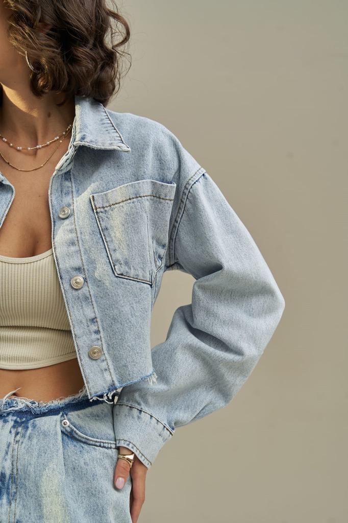 Голубая короткая джинсовая куртка Darcey