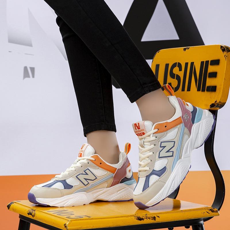 Кроссовки мужские весенние новые на платформе удобные беговые кроссовки молодые и молодые уличный тренд легкие мужские кроссовки