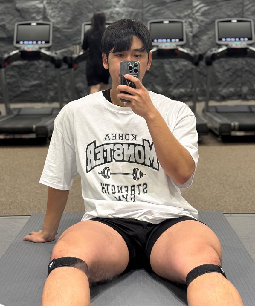 KOREAMONSTER Km22 Strength Gym Oversized Short Sleeve T-Shirt White