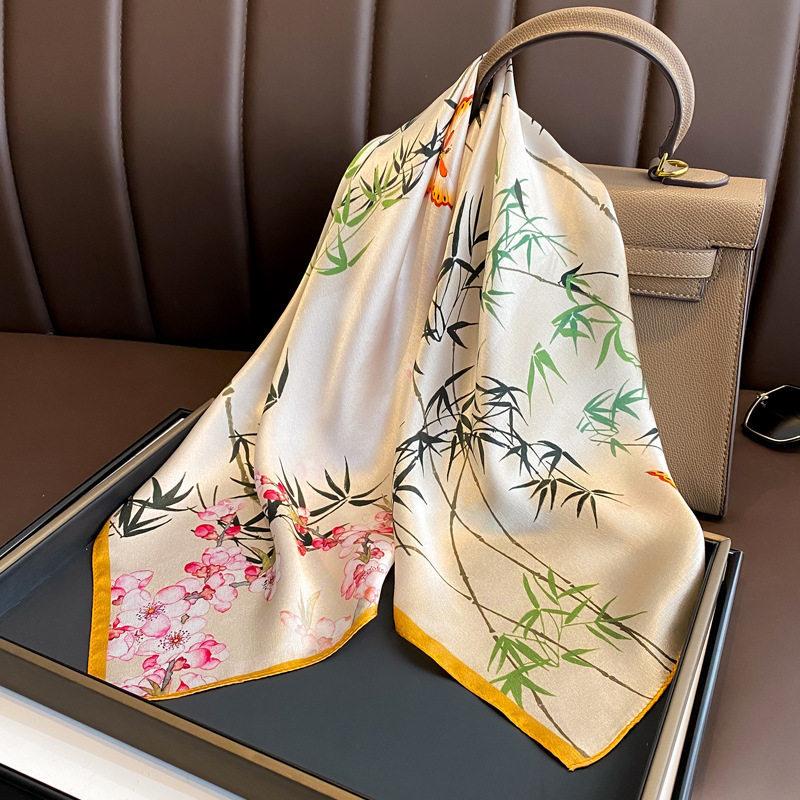 New ink and wash ancient town mulberry silk silk scarf women's silk scarf Hangzhou silk 71 square scarf for mothers and elders
