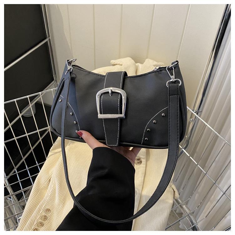 2025 зима новая простая модная ретро повседневная однотонная сумка-подмышка через плечо с заклепками женская