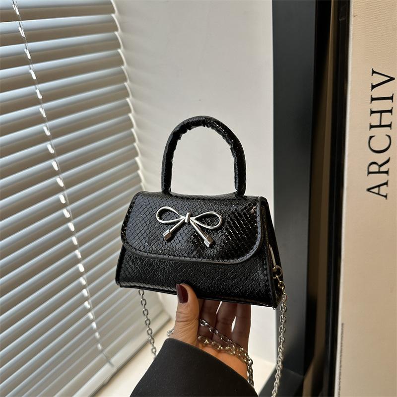 Summer New Temperament Fashion Design Snake Pattern Simple Texture Portable Crossbody Shoulder Small Square Bag Woman