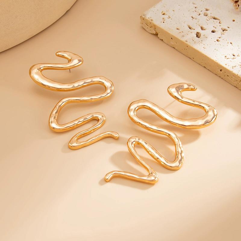 Punk Style Exaggerate Snake Drop Earrings Retro Design for Women Irregular Long Stud Earrings Spicy Girls Jewelry Accessory Gift