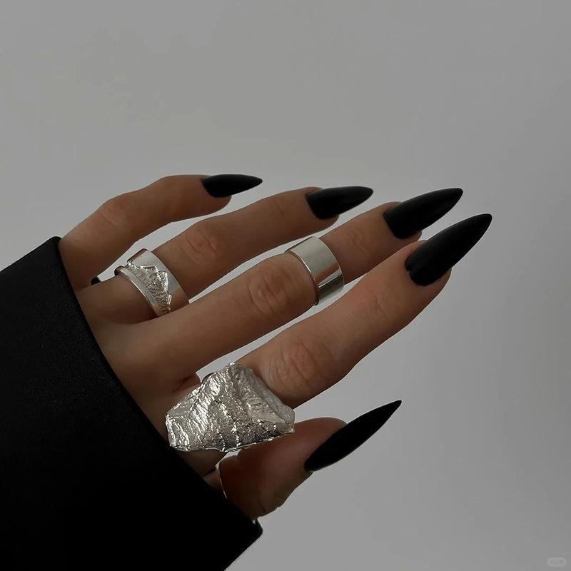 24 Pieces Solid Color Simple Nail Art, Advanced Sense Unloading White 24 Pieces Nude Black White Red Wearing Nail