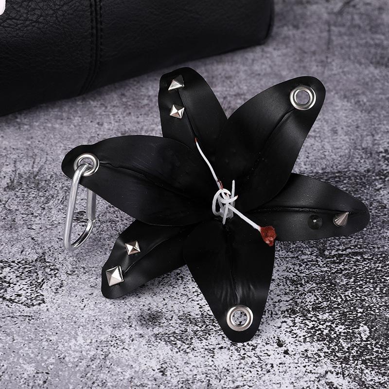 Fashion Elegant Lily Flower Keychain Creative Hand-punched Puncture Simulation Flower Pendant Personalized Bag Accessories Gifts