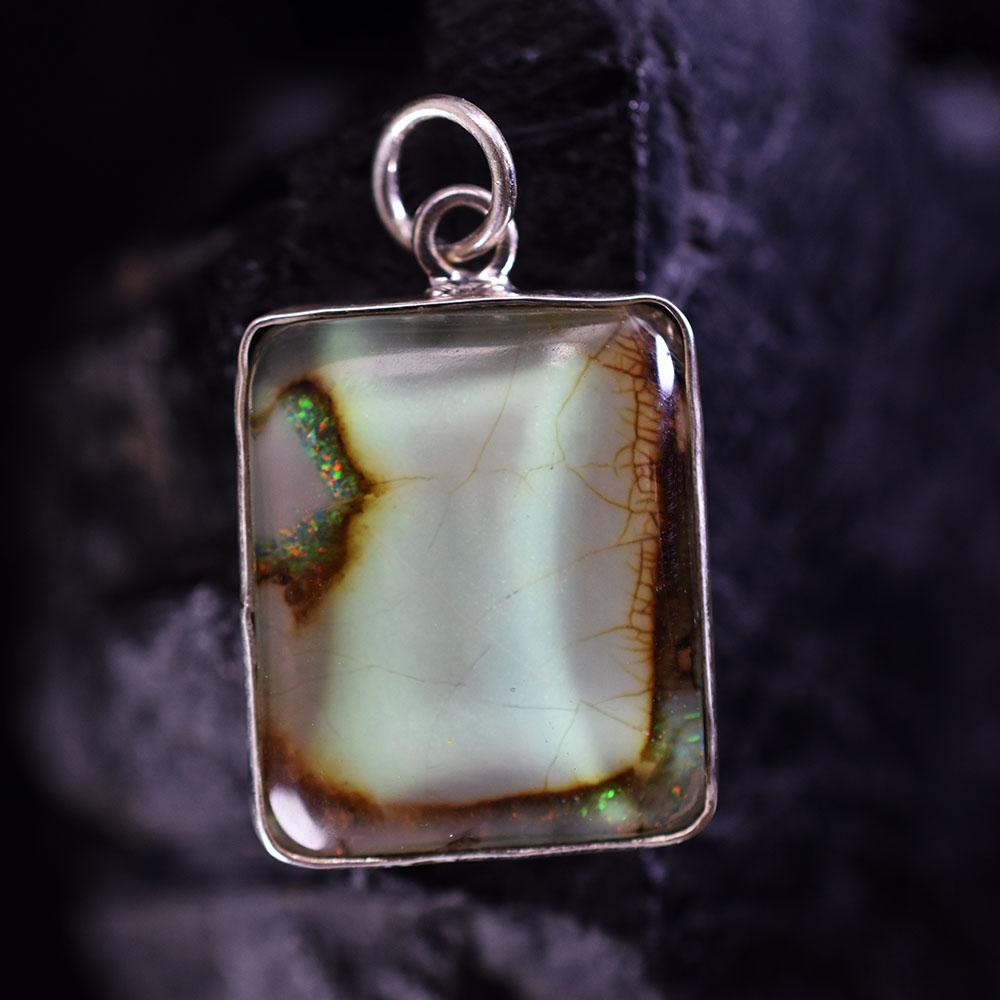 Quality Natural Opal Emerald Pendant 39 ct 925 Sterling Silver Gemstone Jewelry Gift