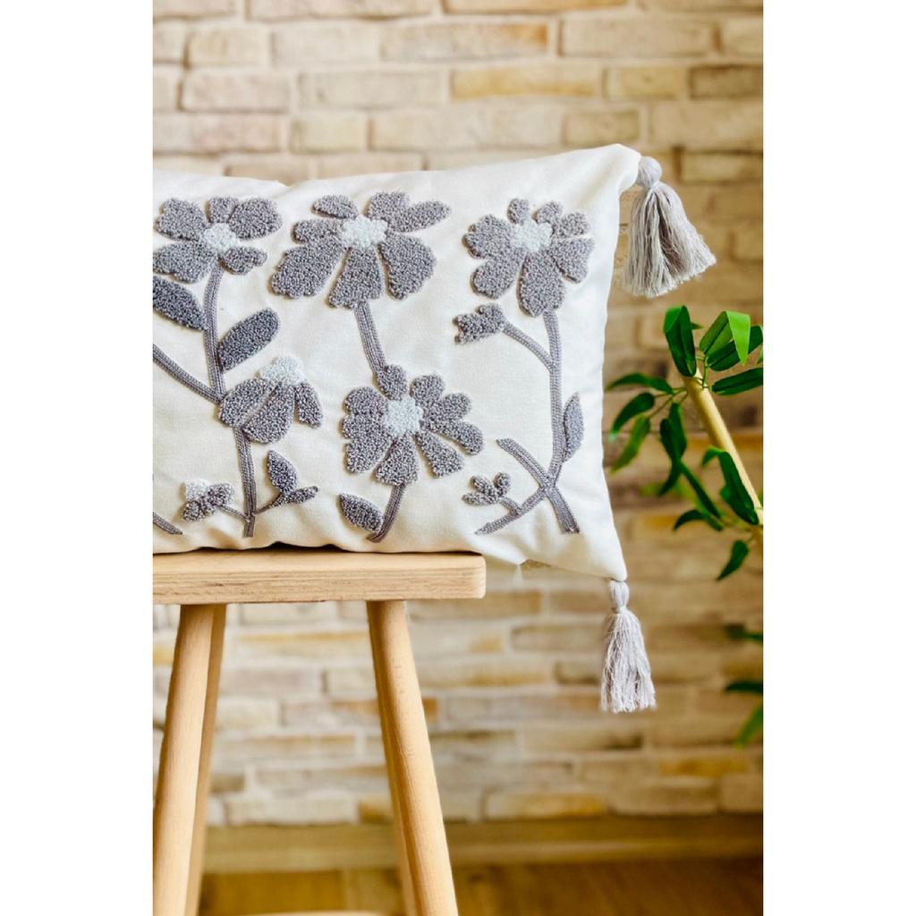 Punch Embroidered Single Decorative Daisy Design Throw Pillow Cover (punch)