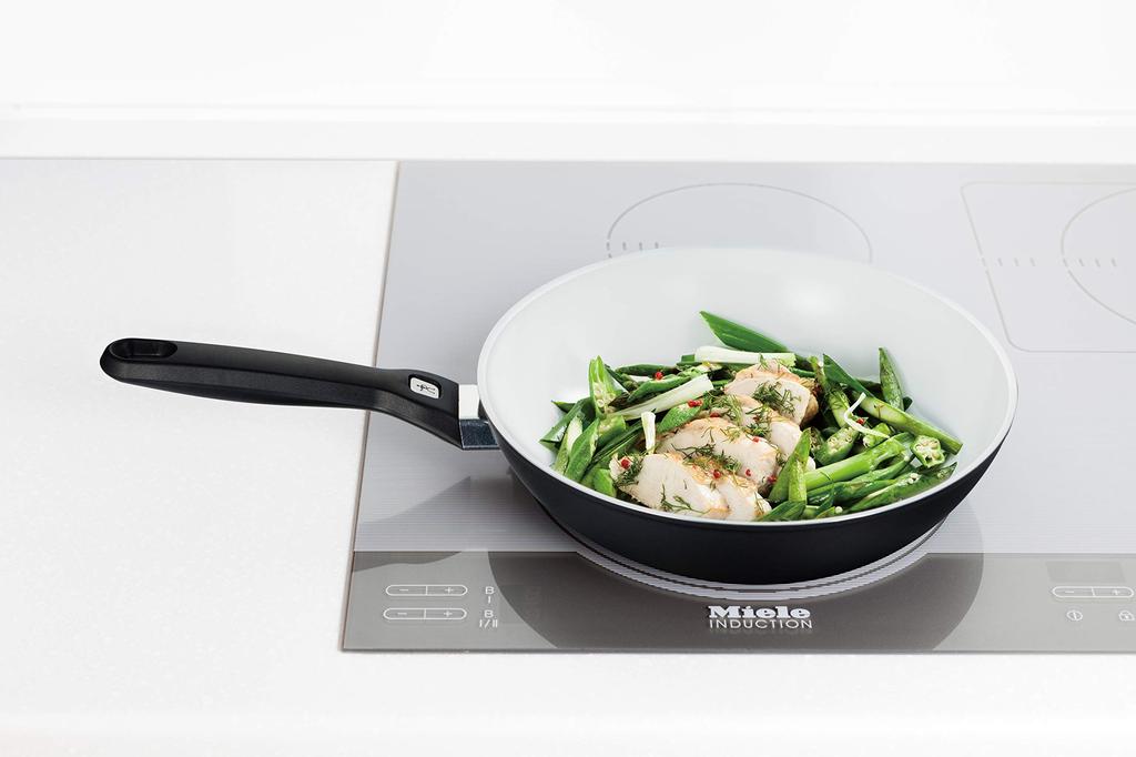 Henckels Weimar Frying Pan 24cm Made In Italy Frying Pan for Gas Stove Only Ceramic Lightweight Japanese [Official Product] 40550-241