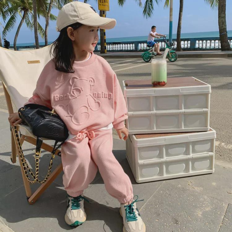Осенняя мода для девочек 2024 года: Новые спортивные костюмы из двух частей - повседневный комплект с толстовкой для маленьких девочек