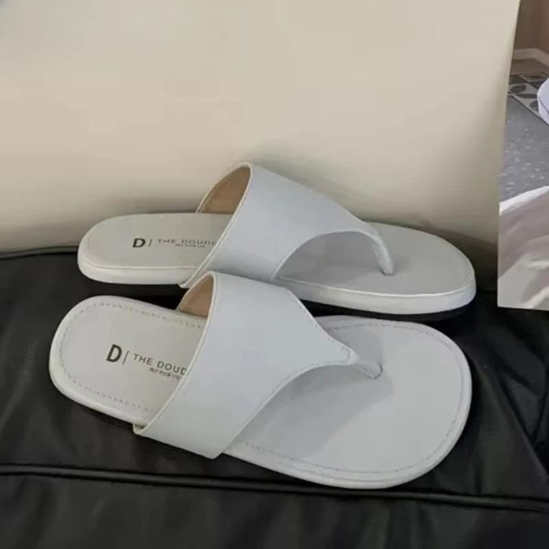 Flats Women Slippers Designer Clip Toe Flip Flops Casual Shoes Woman 2025 Summer New Trend Home Slides Walking Femme