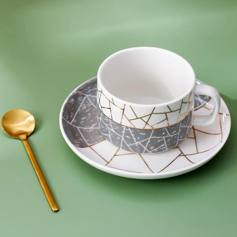 Кофейная чашка и тарелка в скандинавском стиле, набор из двух предметов, расписная золотая кружка, керамическая чашка для воды, кофейная чашка, чашка для завтрака, чашка для молока