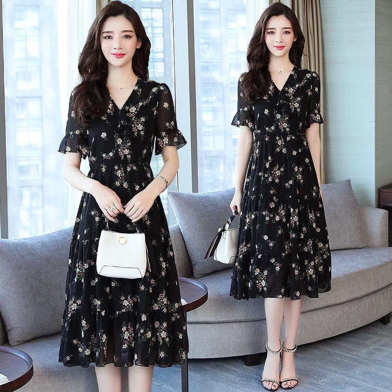 Женское черное шифоновое платье средней длины с цветочным принтом, V-образный вырез, оборки, короткий рукав, А-силуэт, завышенная талия, струящееся, повседневное, подходит для работы и свиданий