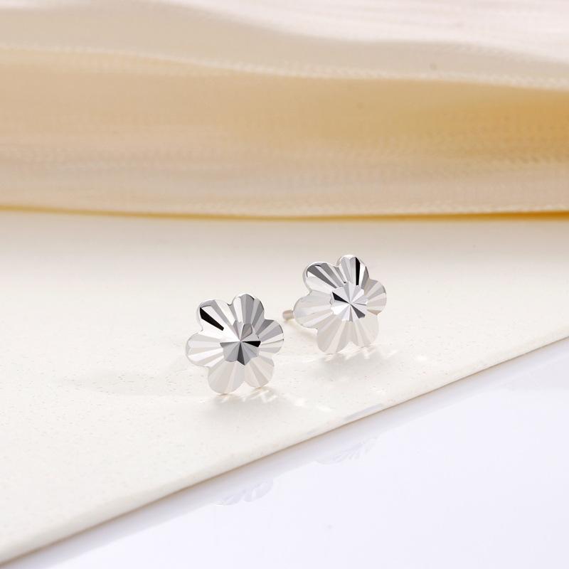 Простые серьги-гвоздики в виде цветка сливы, женские, маленькие и универсальные, корейская версия, серебряные игольчатые серьги-гвоздики в виде цветка сливы