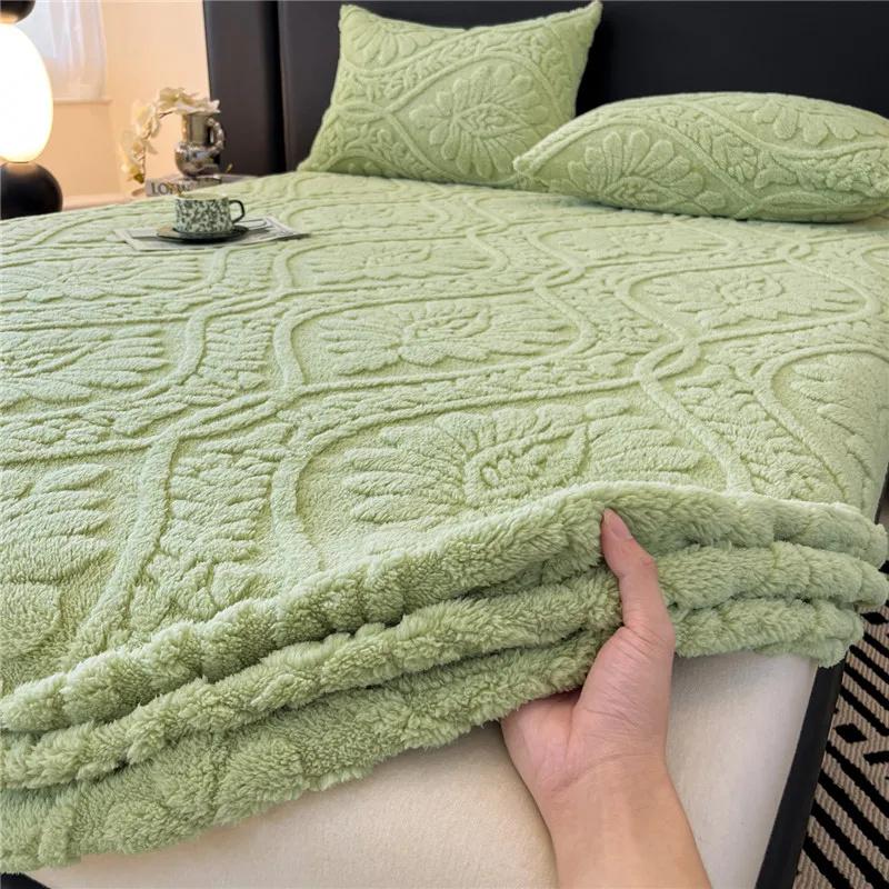 3PC Bedding Set Bedcloth Warm Winter Bed Cover 3D Embossed Velvet Mattress Cover Tafferta Bedsheet Winter Warm Fitted Sheet Mattress Protector
