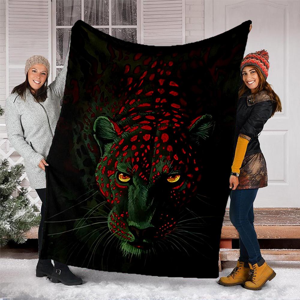 1pc Leopard Print Throw Blanket Polyester Fiber, Lightweight Flannel, Soft & Warm, All Season Use for Outdoor, Camping Digital Print