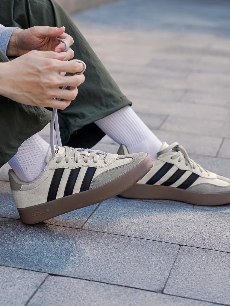 Adidas "Кроссовки с Т-образной головкой" BARREDA Кроссовки для мужчин и женщин для занятий спортом Модель J04234