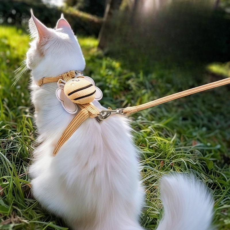 Cute Little Bee Cat Harness Leash Set I-Shaped Escape Proof Adjustable Walking Chest Strap for Kittens Cats