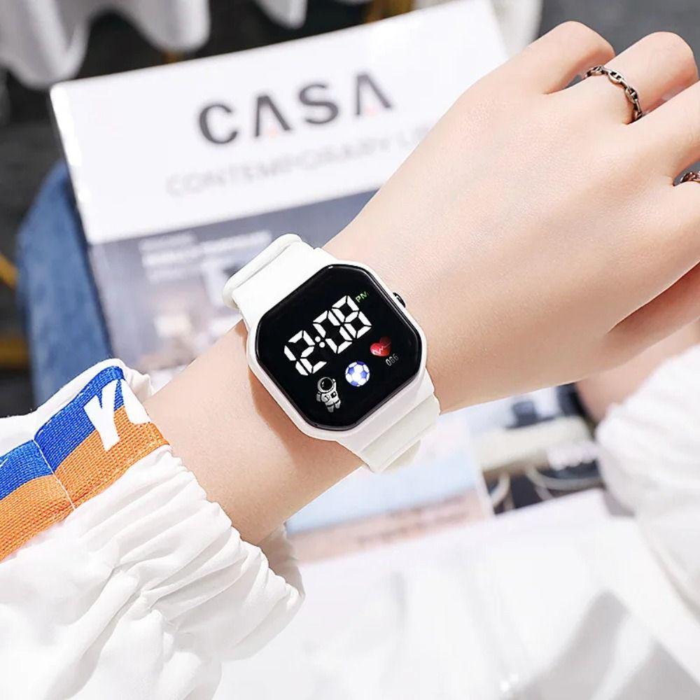 Модные светодиодные цифровые часы Spaceman Электронные наручные часы Детские спортивные часы Мужские Женские Студенческие