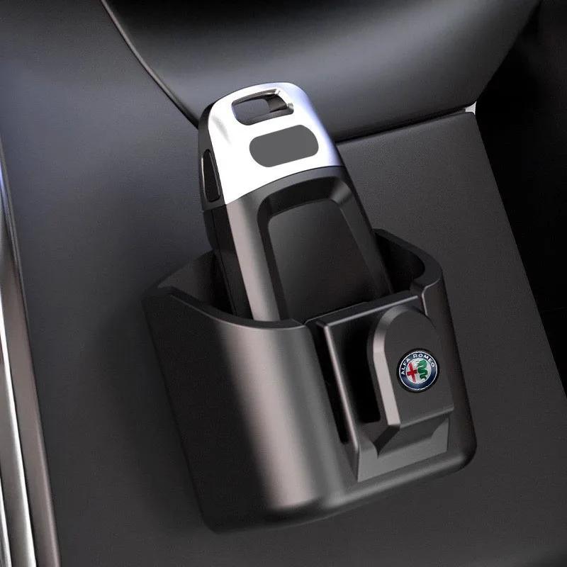 Hub Caps Car Key Storage Box Organizer Sunglasses Card Holder Clip Auto Sticker For Alfa Romeo 147 Giulia Stelvio Giulietta MiTo XGHIJ1