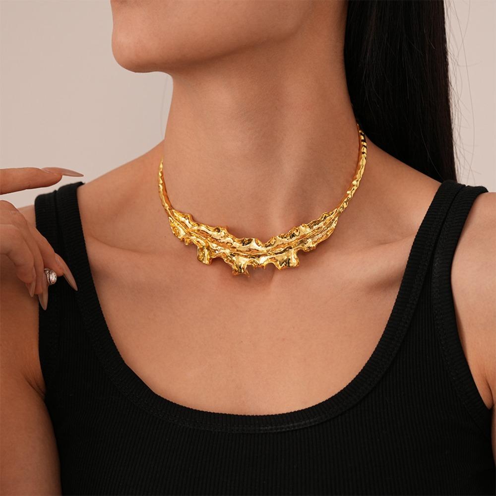 Эстетическое ожерелье-чокер в виде листа, золотого цвета, нерегулярное, преувеличенное, свадебное колье