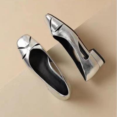 Модные женские туфли на толстом каблуке с квадратным носком, весна-осень 2024 года, новые удобные туфли на среднем каблуке с вырезом в стиле ретро, сандалии на маленьком каблуке