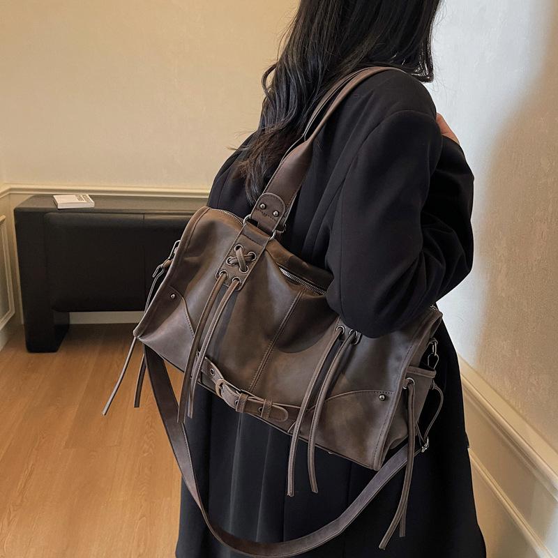 2025 Retro Motorcycle Crossbody Bag: Stylish & Spacious One-Shoulder Handbag for Women