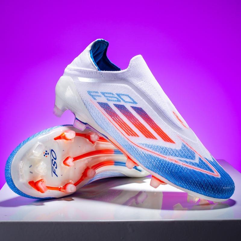 Профессиональные юношеские футбольные бутсы, подходящие как для мальчиков, так и для девочек, с короткими и длинными шипами для различных игровых поверхностей.