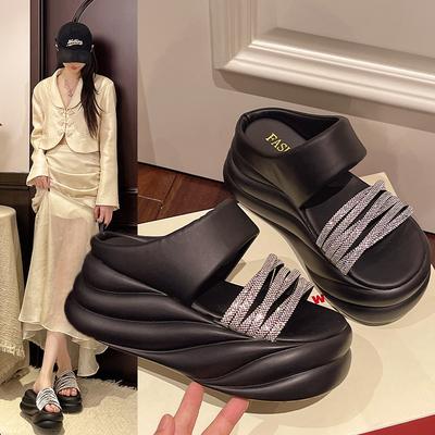 Женская обувь – Сандалии