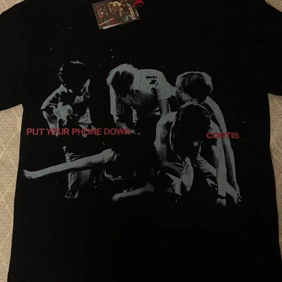 CORTIS 2026 Tour Put Your Phone Down Routing T-shirt & Photo Tag Set