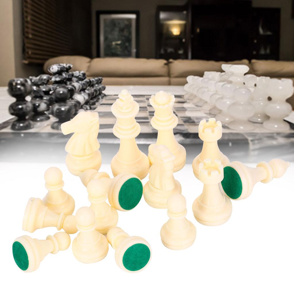 Черно-белые шахматные фигуры Пластиковый набор шахматных фигур Международная шахматная игра Полный набор шахматных фигур Черно-белые