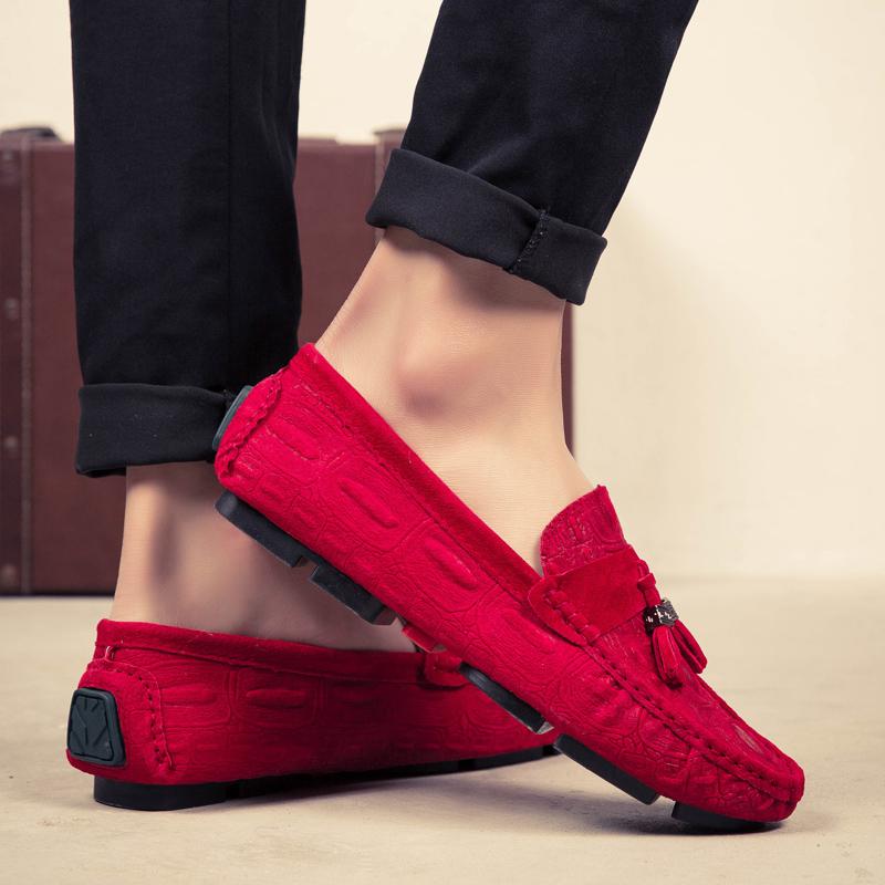 2026 Дизайнерская обувь Лоферы Мужские Zapatos De Hombre Слипоны Мужская обувь Повседневная Мужская Красные Мокасины для вождения Замшевые Лоферы
