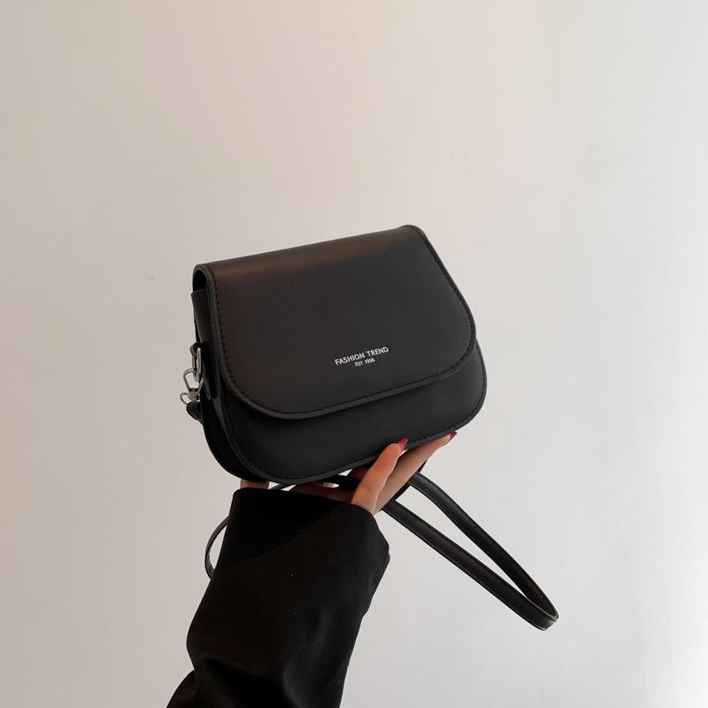 Трендовая сумка через плечо в форме седла для женщин, из искусственной ПУ кожи, сумка кроссбоди, простая однотонная сумка-мессенджер с клапаном