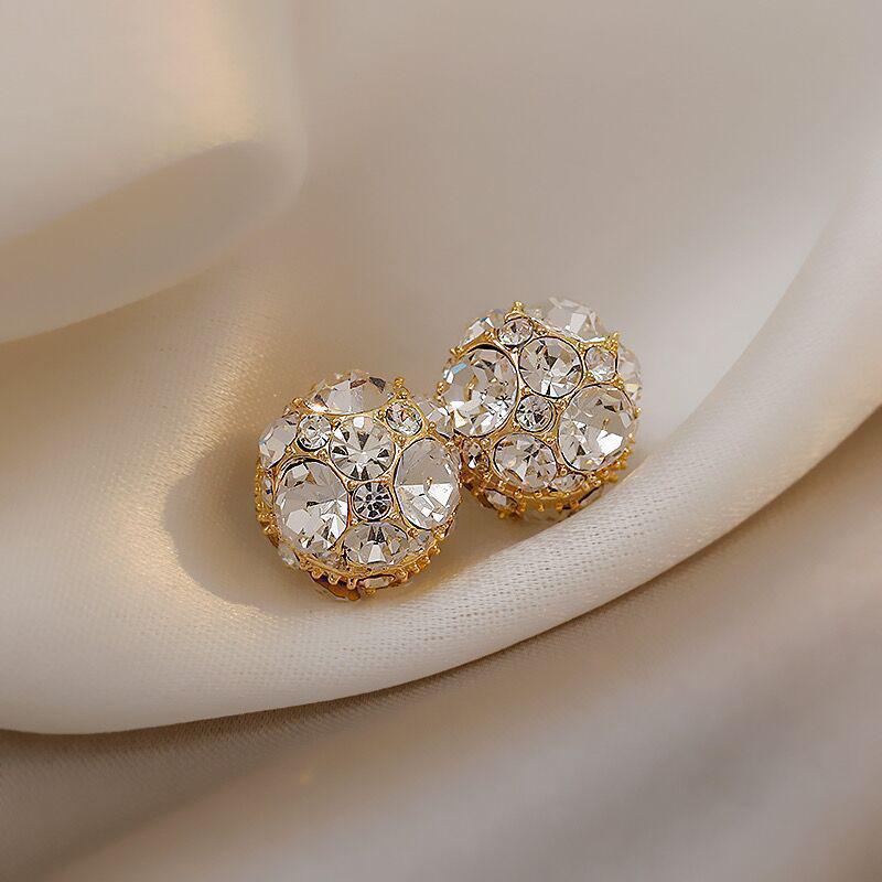 Элегантные магнитные алмазные клипсы для ушей, идеально подходящие для непроколотых ушей. Модный аксессуар в японско-корейском стиле для создания изысканного образа знаменитости.