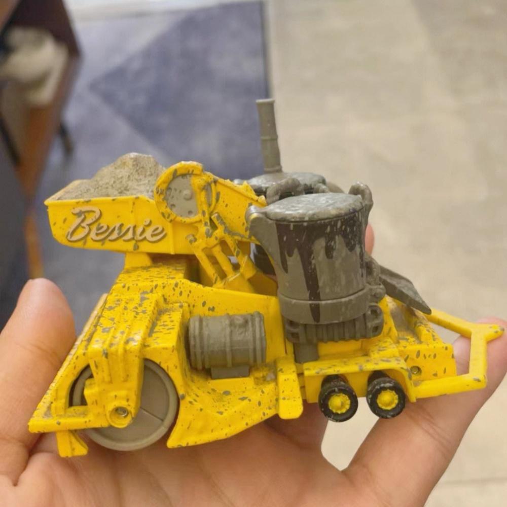 1:Масштаб 55  Pixar Cars Бесси Дорожный Каток - Премиальная Металлическая Литая Модель - Ограниченная Серия Коллекционный Подарок для Мальчиков и Мужчин