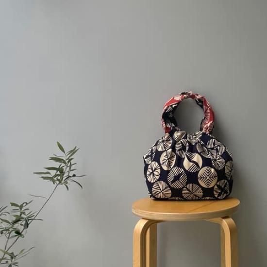 Musubi Furoshiki (wrapping cloth), 3 widths, Isa pattern, double-sided, pine tree, iron, red, 104cm, cotton
