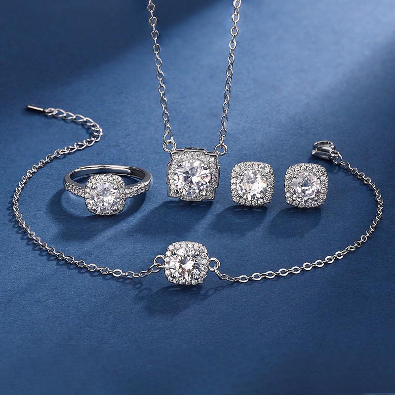 Многоцветный набор украшений с драгоценными камнями: корона королевы, колье, кольцо, серьги и кулон для женщин