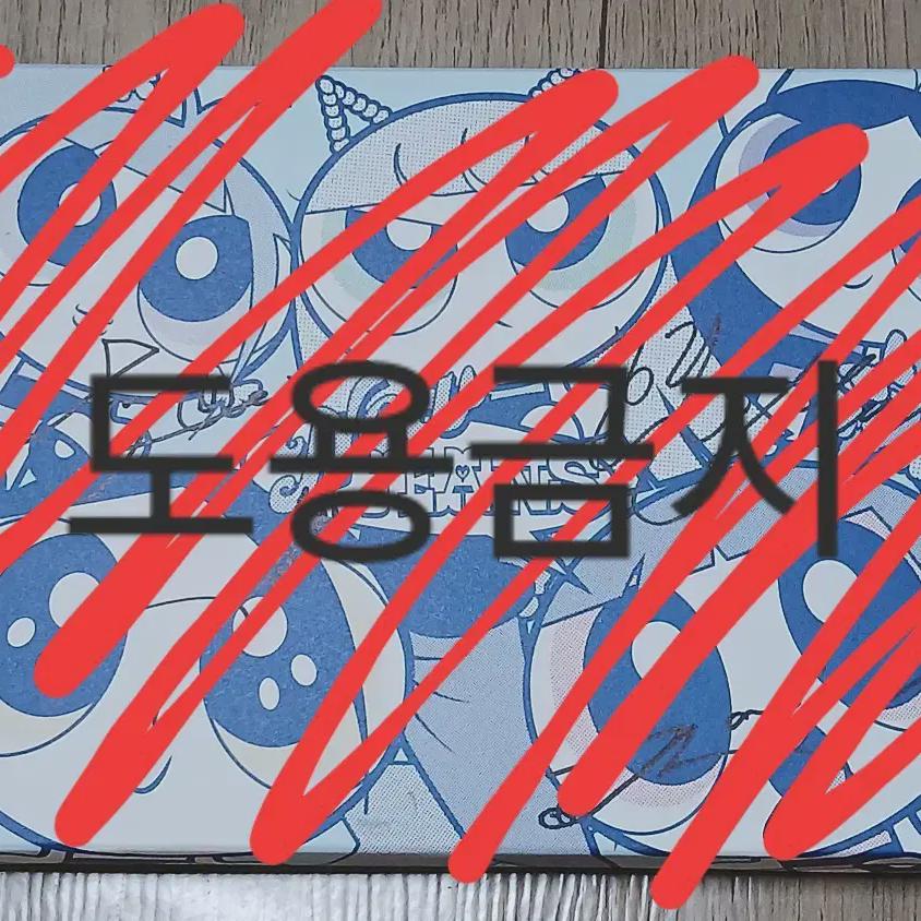 NewJeans С автографом