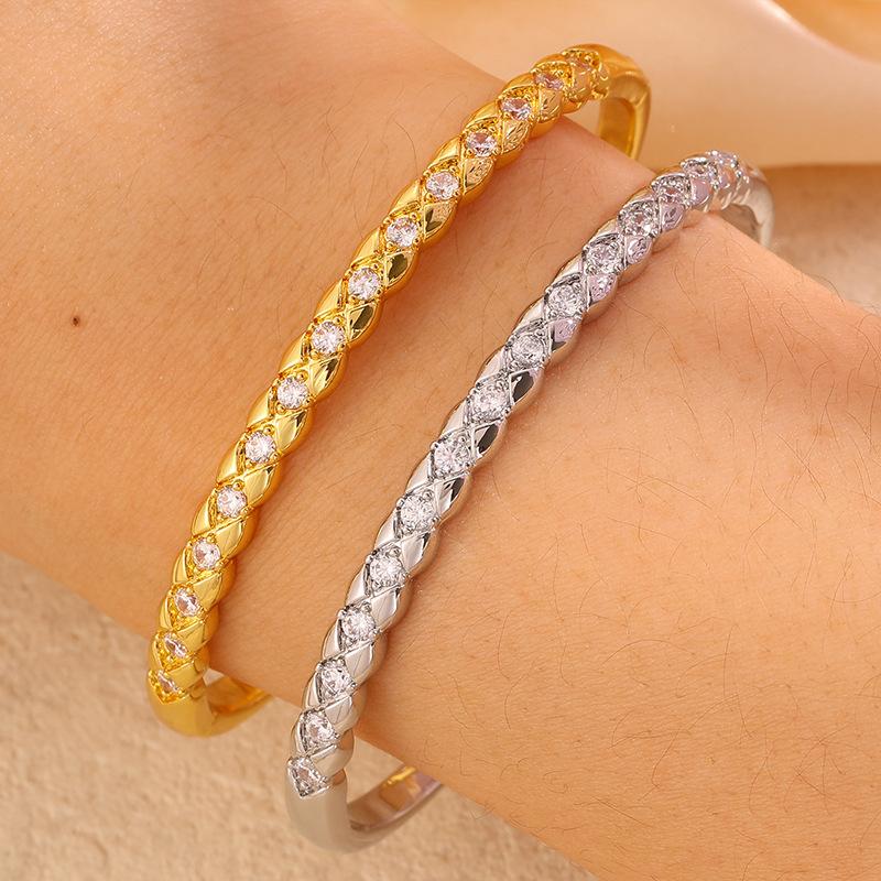 Classic Rhombus Pattern Bracelet, Fashionable and Fine Version Bracelet, High-end and Light Luxury