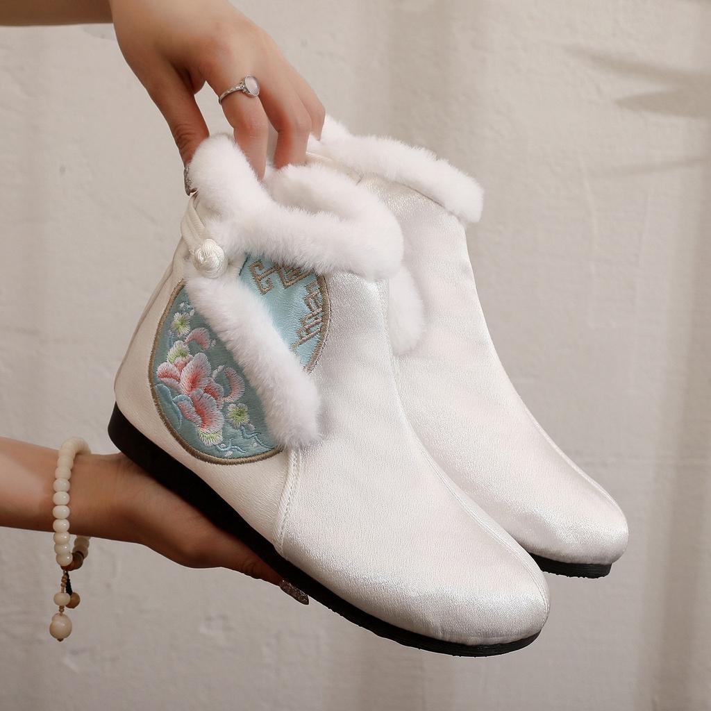 2024 Winter Ethnic Style Embroidered Boots Flat-soled Old Beijing Cloth Shoes Non-slip and Wear-resistant Jelly Soles Autumn New Single Boots
