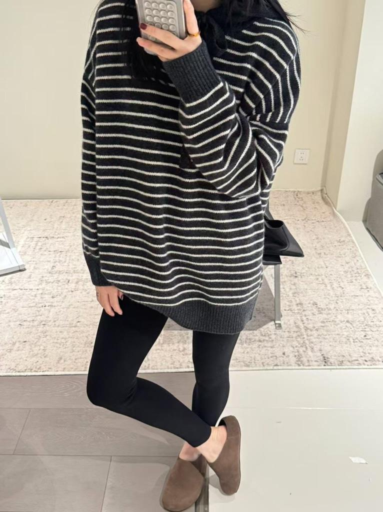 Korean Style 100% Wool Women's Striped Hooded Sweater - Medium-Length, Contrasting Colors, Slimming Winter Sweatshirt