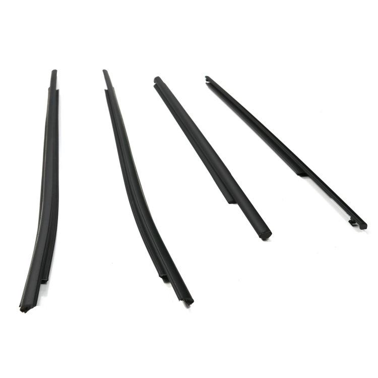 Совместимо с четырехдверными моделями Toyota Hilux 2016-2020 годов: Водонепроницаемая полоса-уплотнитель для наружной стороны окон и дверей