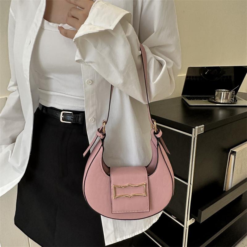 Versatile Fashion Pu Leather Crescent Bag With Zipper Ideal For Everyday Use