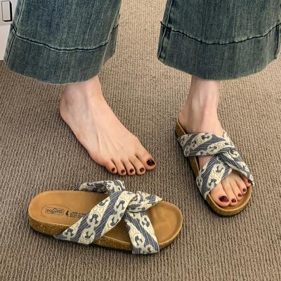 Женская обувь – Шлепанцы и вьетнамки