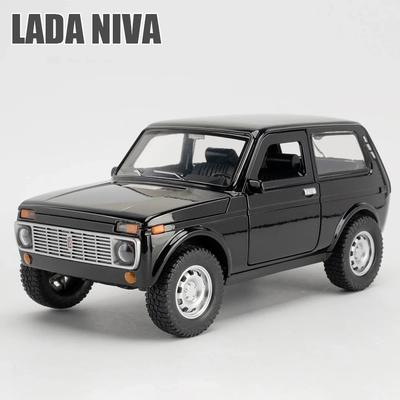 1:18 ЛАДА НИВА Классическая Модель Автомобиля Сплав Автомобиль Литые Металлические Игрушечные Транспортные Средства Модель Автомобиля Симуляция Звук и Свет Коллекция Подарок Мальчикам