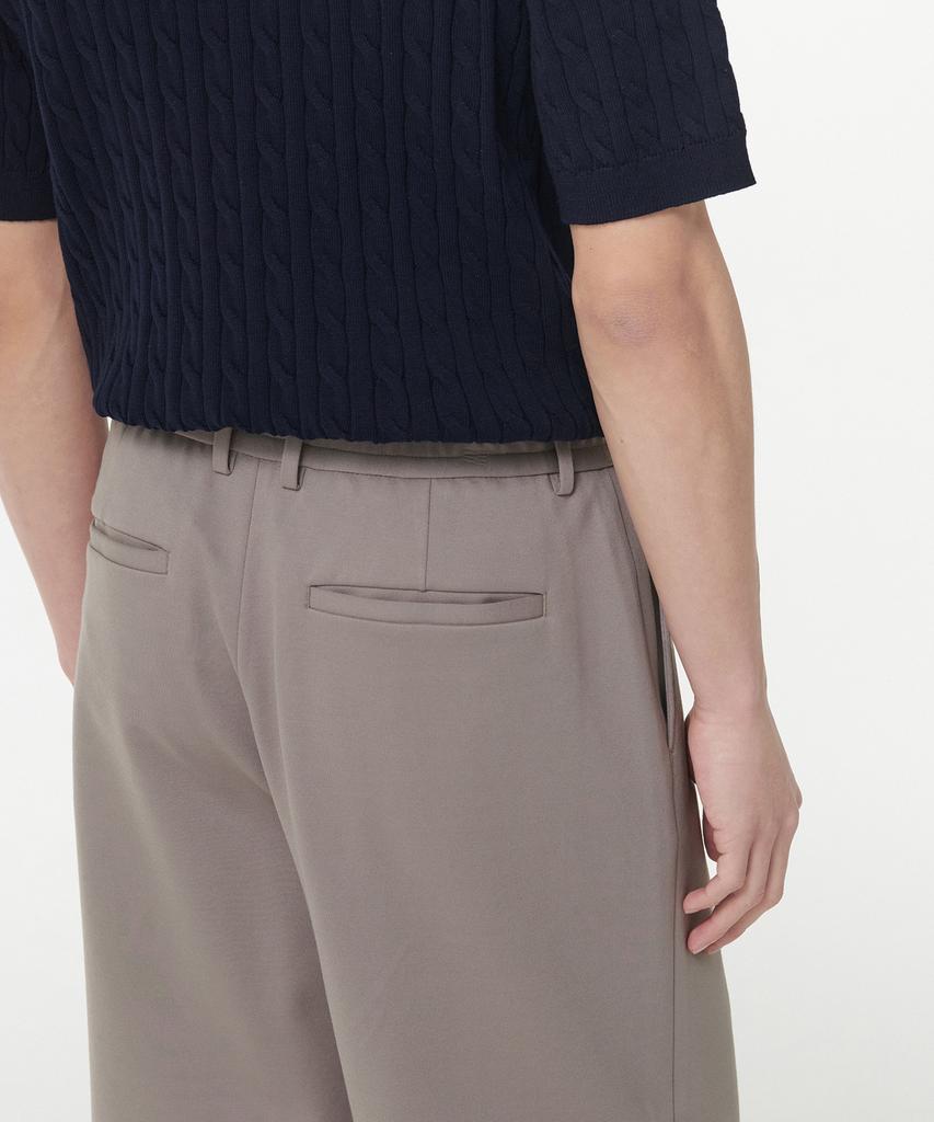 MUSINSA STANDARD Ponte One-Pleat Wide Cozy Half Slacks [Grayish Beige]