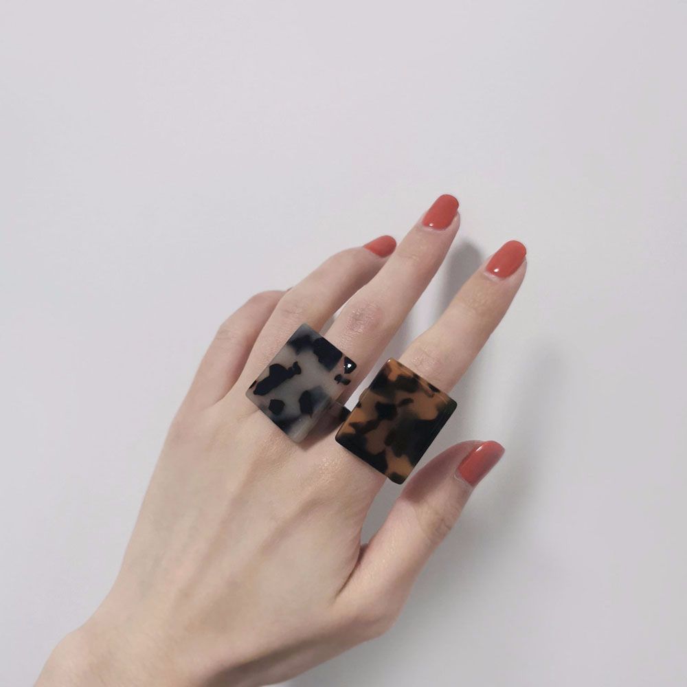 Женские Геометрические Прямоугольные Большие Элегантные Кольца на Палец с Леопардовым Узором Модные Украшения Смоляные Кольца