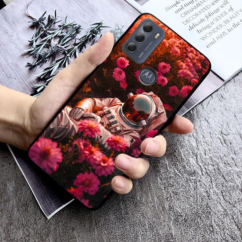 Чехол «Астронавты на цветочном поле» для Moto Edge 50 40 Pro Edge 40 30 Ultra Neo Fusion G Power G Stylus G Play E32 E20 E40