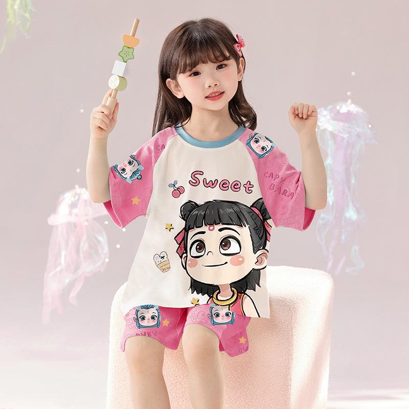 Женский летний комплект из двух предметов: пижама с коротким рукавом и шорты из ледяного шелка. Милый круглый вырез. Одежда для отдыха.