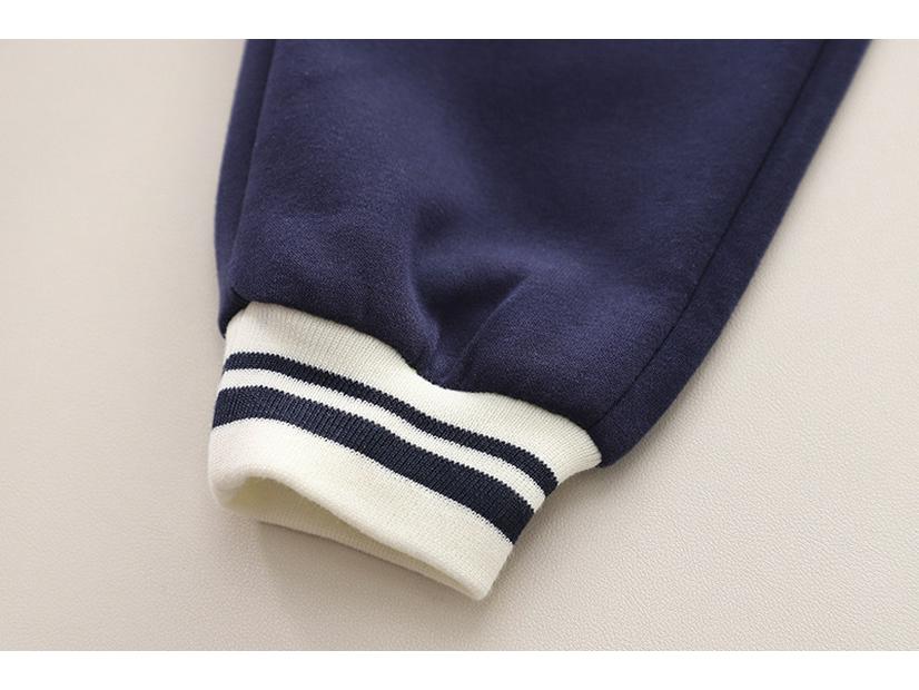 Комплект-тройка для мальчиков-малышей на весну/осень 2024 года: Модная бейсбольная куртка и одежда